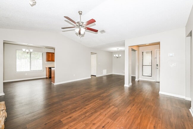 Photo - 3834 Olympic Ln