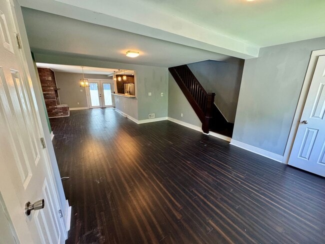 Photo - Open Concept 3 Bed 1.5 Bath in Swissville!