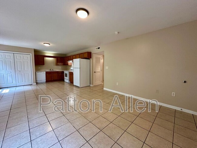 Photo - 2 Zell Ln Unit Apt B