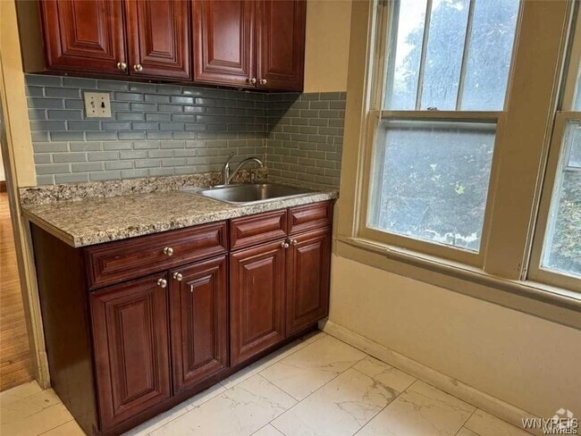 Building Photo - 89 Lisbon Ave Rental