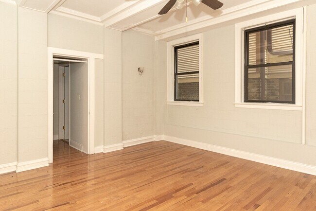 Photo - 4752 N Paulina Unit 301