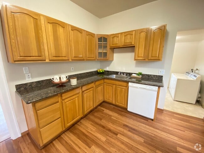 Building Photo - Marshall St &amp; 55th St (Golden Gate) Unit 1144 55th St Rental