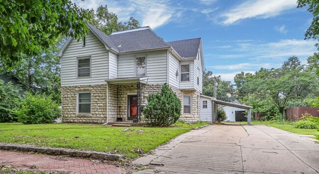 Photo - 727 Humboldt St
