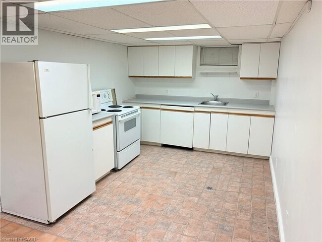 Photo - 124 King St N Unité 4