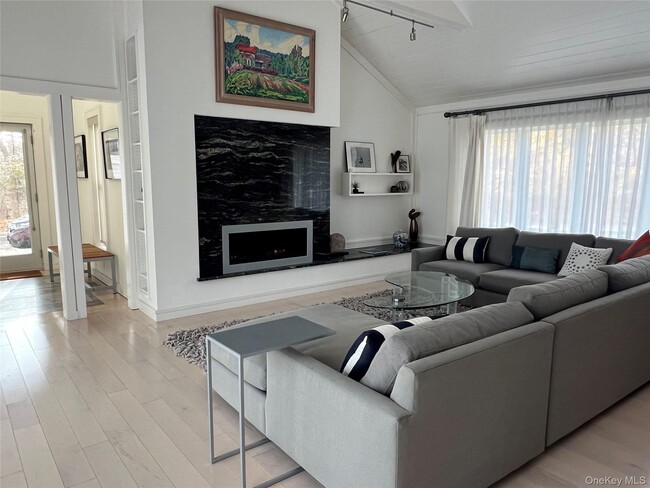 Photo - 42 N Menantic Rd