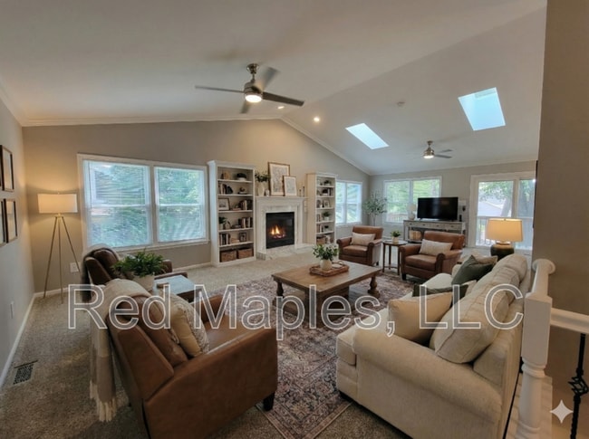 Building Photo - 332 Villa Dr