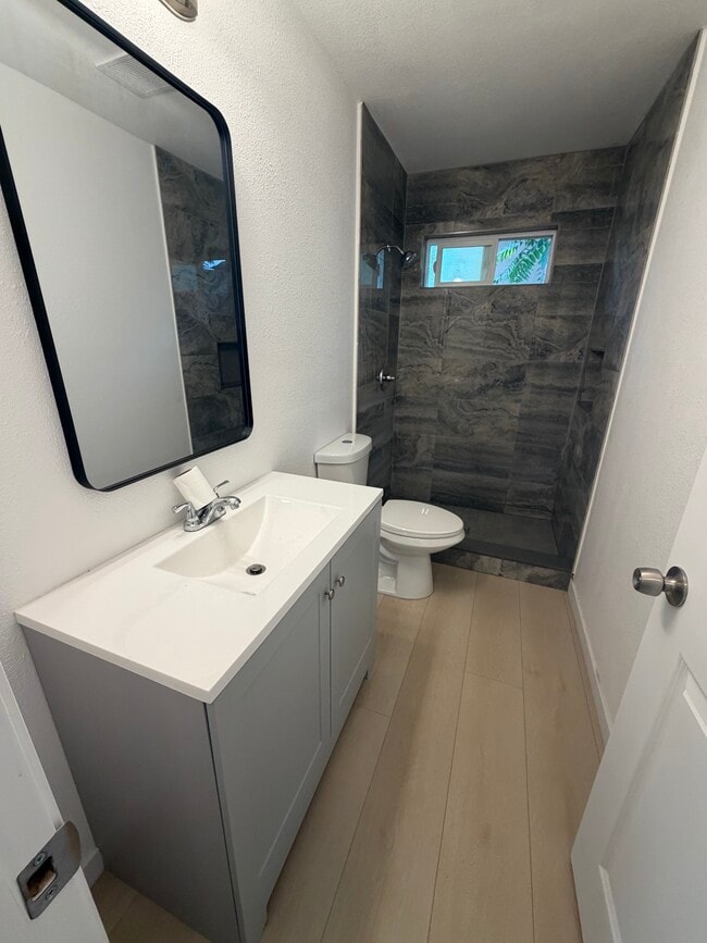 Photo - 804 W Gladstone St