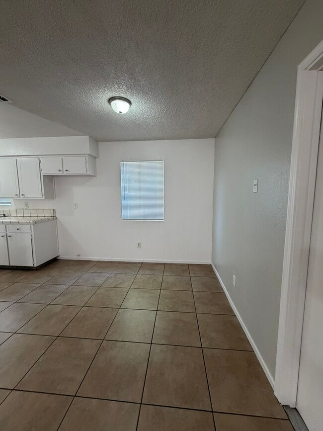 Photo - 657 E Sonora Ave