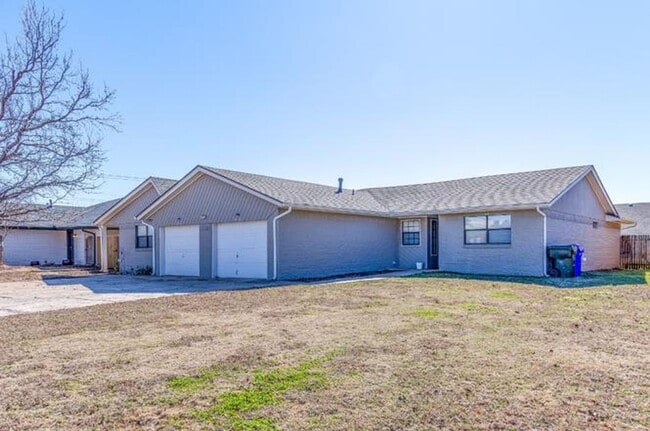 Photo - Charming Duplex in Norman!
