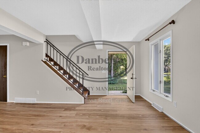 Photo - 5409 Westcastle Dr Unidad Apt 4