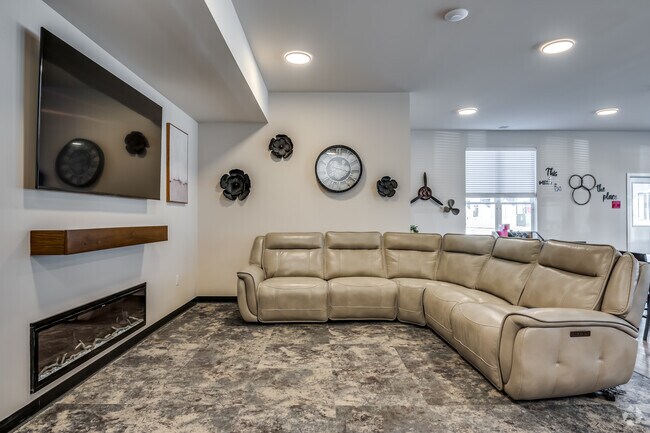 Community Room - Courtyard at Cobblestone Park