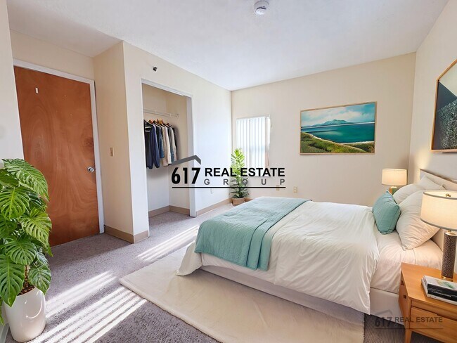 Photo - 150 N Beacon St Unidad B3