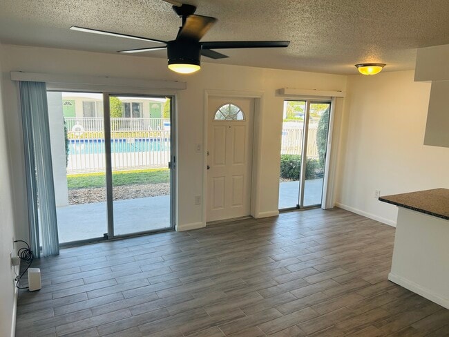 Building Photo - 4035 S School Ave Unit C3