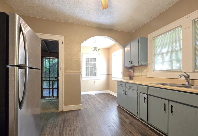 Photo - 2483 Beech Ave