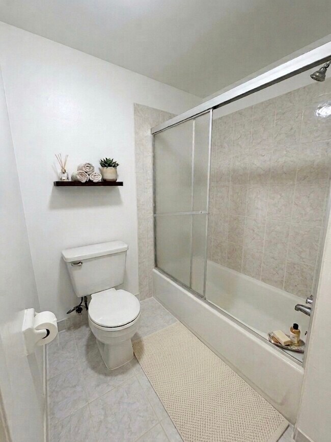 Bathroom - 9921 Bustleton Ave Unit w5