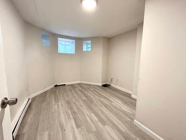 Photo - 62 Hammond St Unit 1