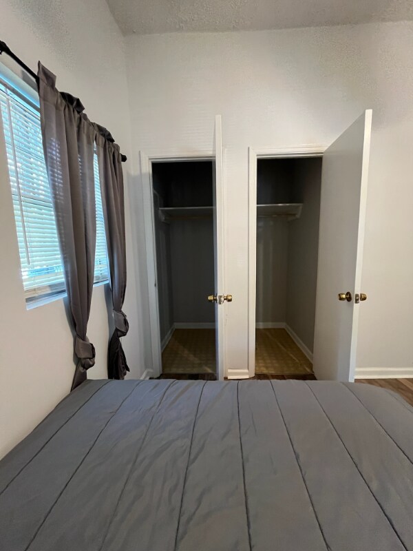 Photo - 810 Parsons St SW