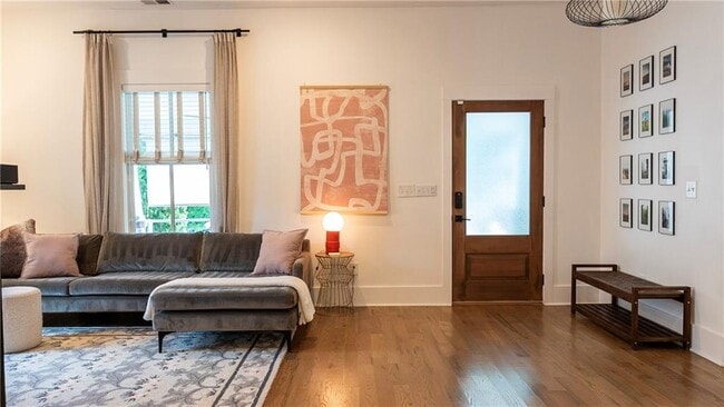 Photo - 1021 Lawton Ave SW