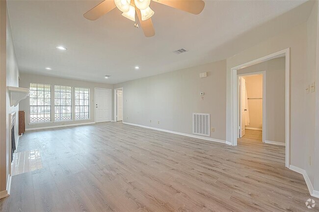 Building Photo - 200 Panorama Dr Unit 203 Rental