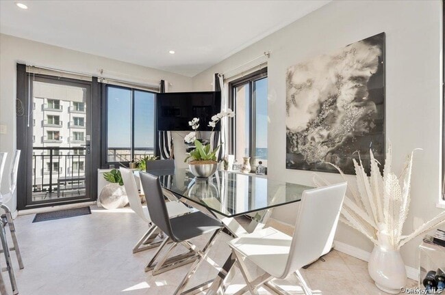 Photo - 100 W Broadway Unit 4F