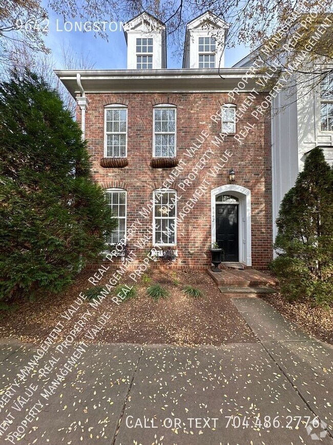 Building Photo - Townhouse in best school, shopping, and re...