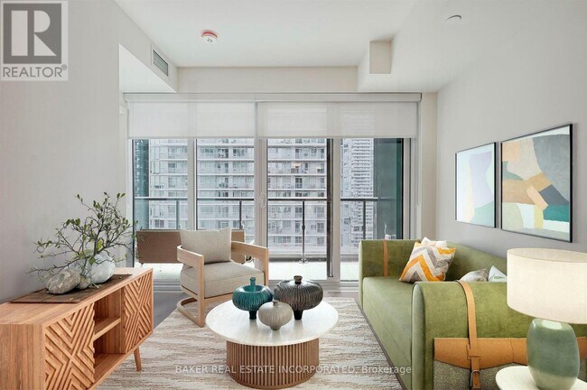 Photo - 223 Redpath Ave Unité 2402