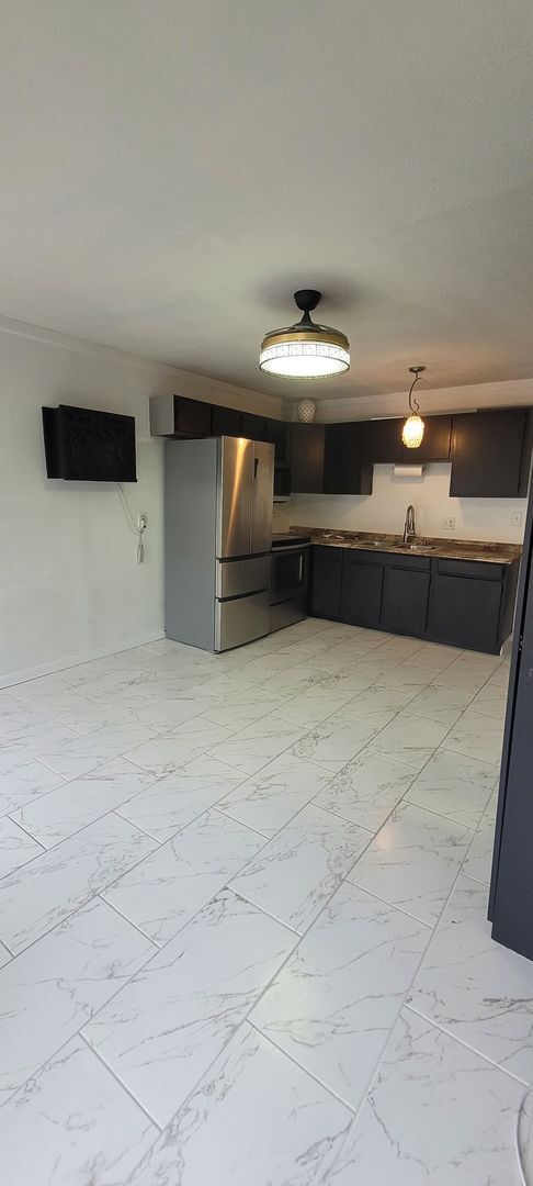 Photo - 111 W. Franklin-FOURPOINT Unidad Apt 03