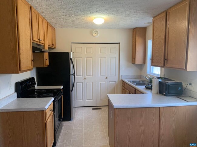 Photo - 7075 Maudes Ln