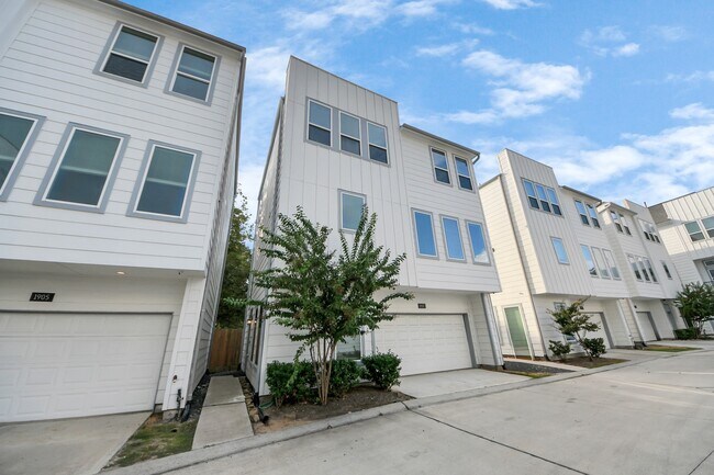 Photo - 1907 Lonestar Brook Ln