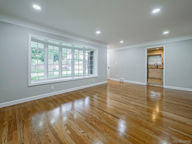 Photo - $2300 3 bed 2 bath bungalow