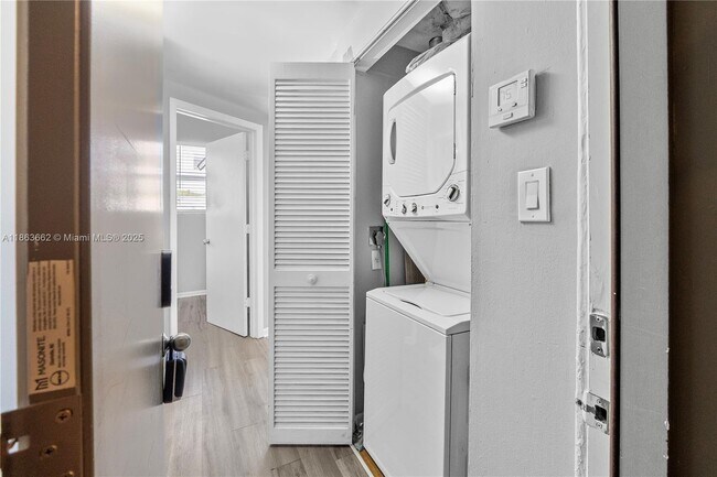 1320 Drexel Ave Unit 305