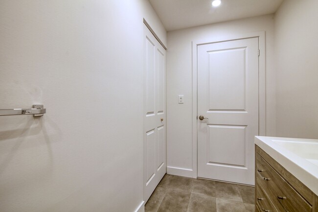 Photo - 2700 Rufus Rockhead Unit 113