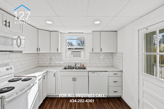 Cozy Lower Level Living with Patio! - Cozy Lower Level Living with Patio!