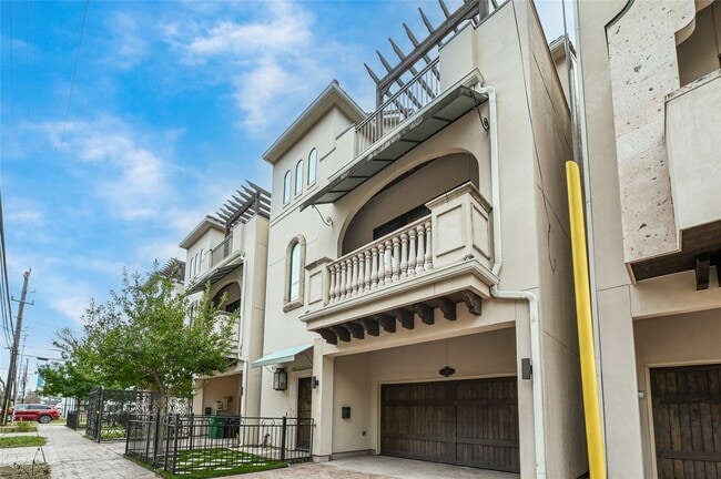 Photo - 307 Snover St