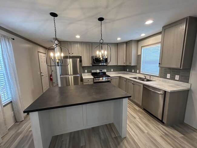 Building Photo - 701 Hawaii