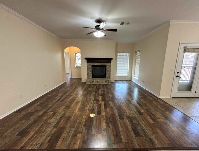 Photo - Elegant Living in the Heart of OKC – Impec...