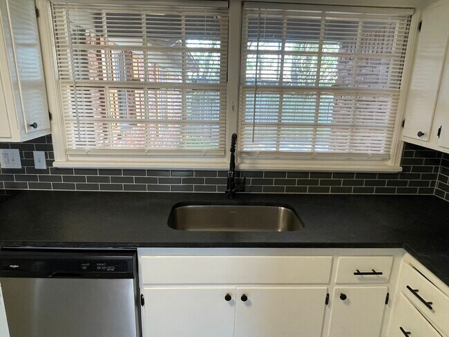 Photo - 9404 Mahler Pl