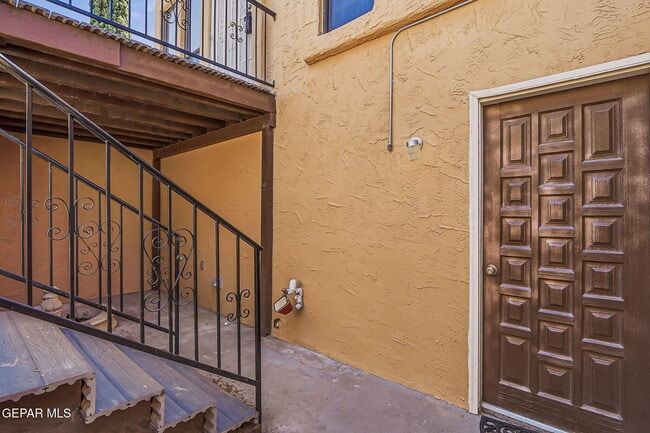 Photo - 10604 Springwood Dr