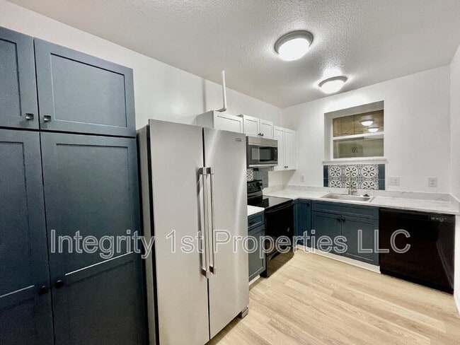 Photo - 740 Washington Blvd Unit B