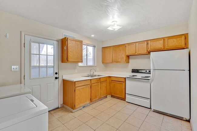 Photo - 2108 Applewood Rd Unidad 2108 Applewood Rd