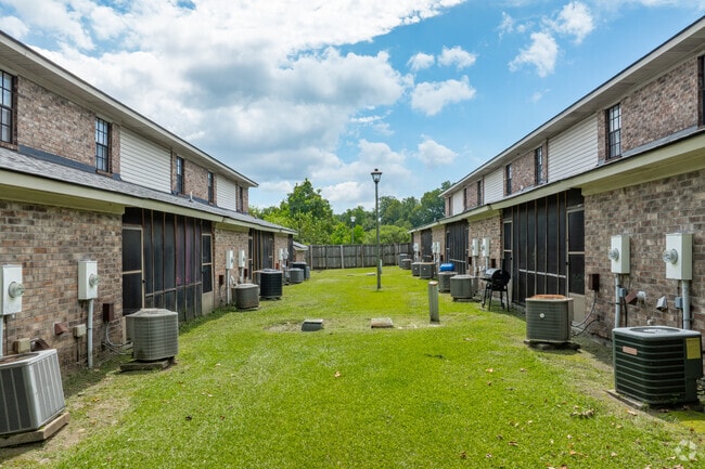 Oakridge Townhouses