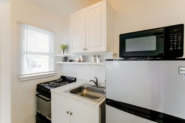 Photo - 403 N 19th Ave Unidad J