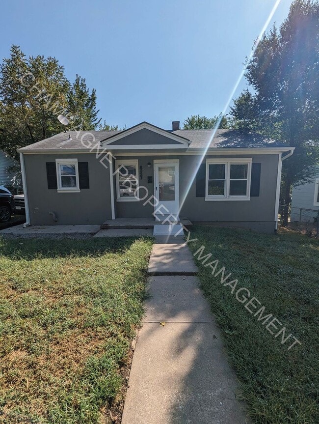 Building Photo - Updated Single Family Home