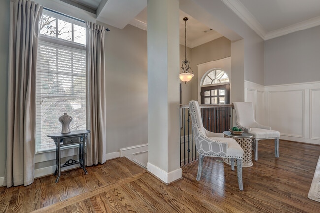 Photo - 2114 W Village Xing