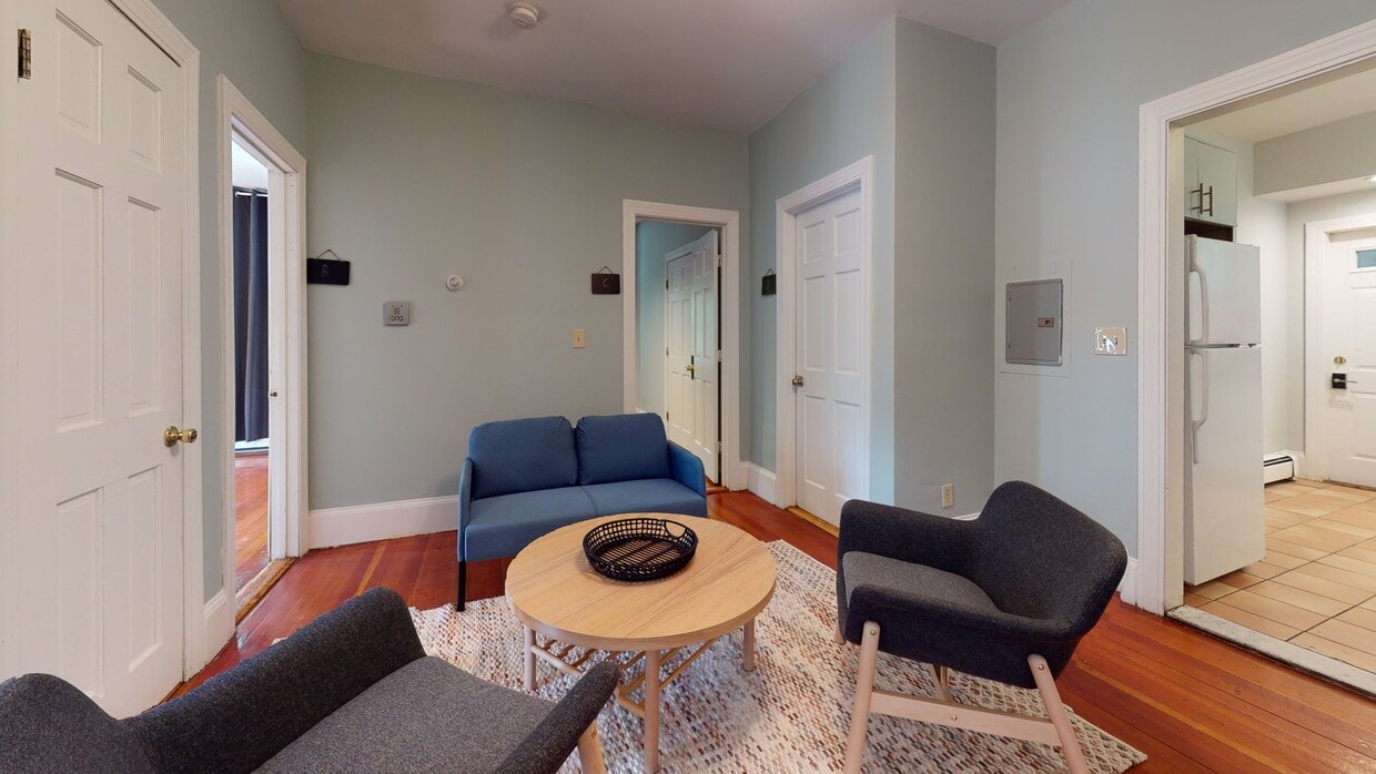 Photo - Private bedroom in 4 bed/2 bath Home