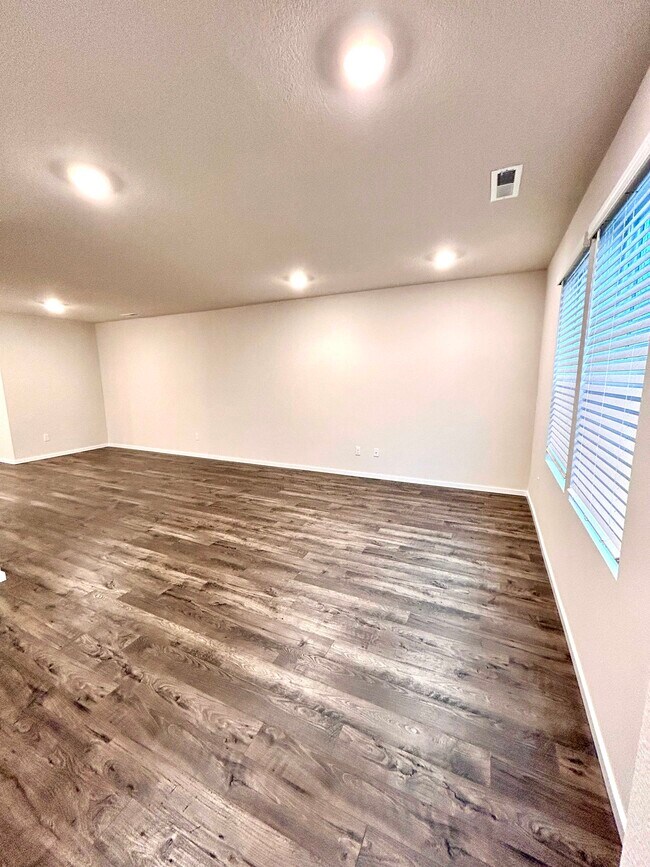 Photo - 10407 NE 119th Ave