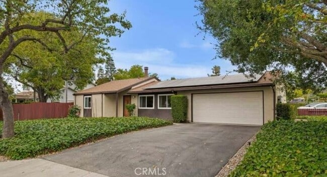 Photo - 325 Palisades Dr