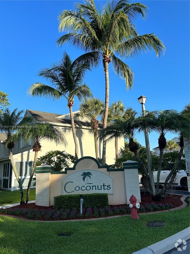 Building Photo - 16609 Hemingway Dr Rental