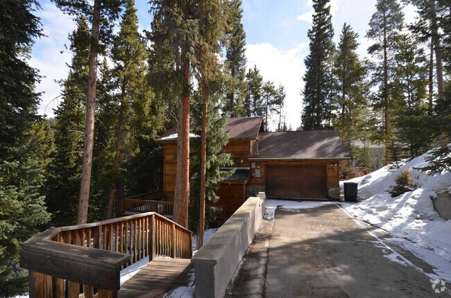 Building Photo - In the woods! Garage and pets negotiable! Rental