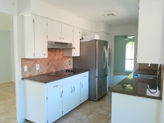 Photo - 1822 Volga Dr